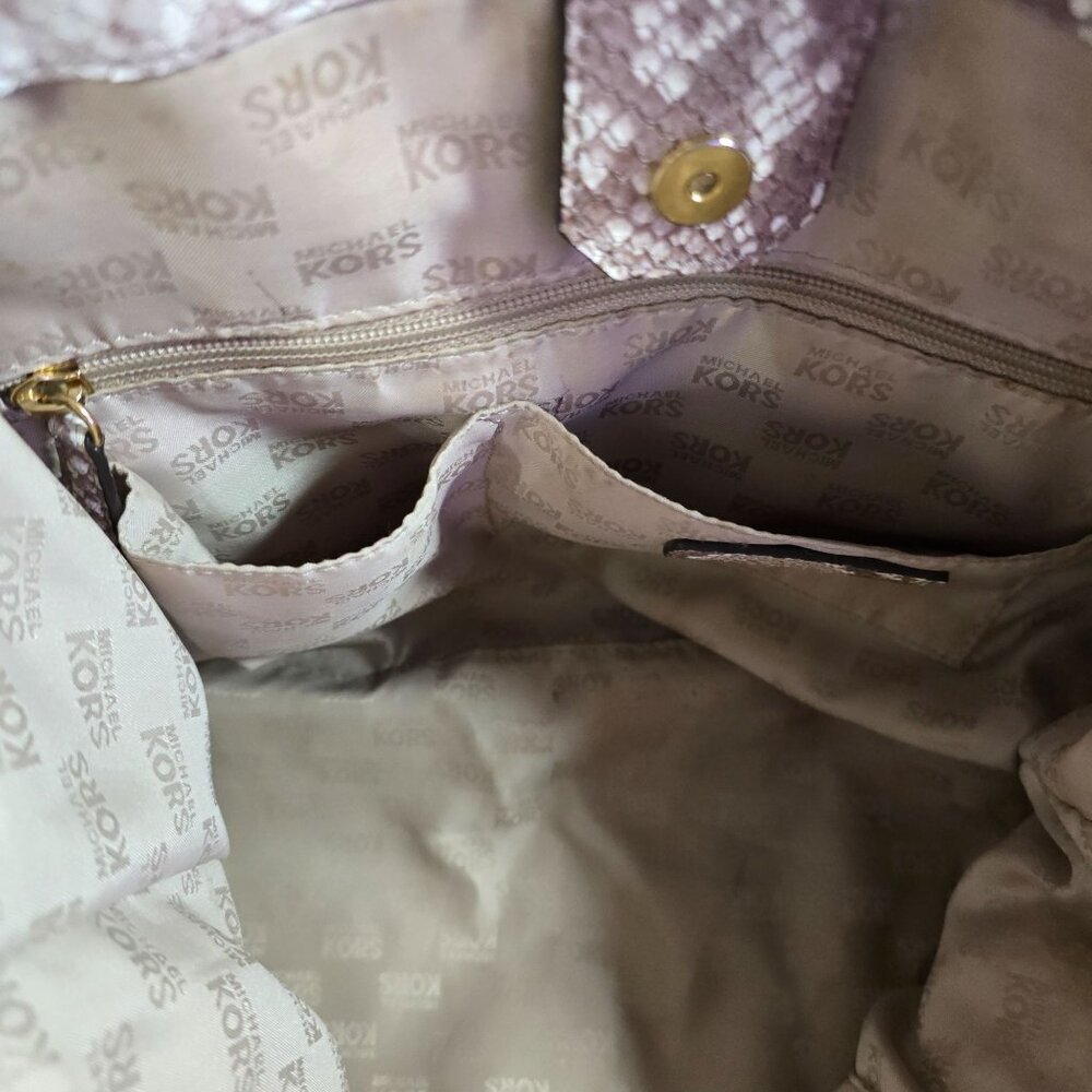 Michael Kors Snakeskin Tote Bag With Gold Hardware & Tassel Accent READ - Picture 11 of 16